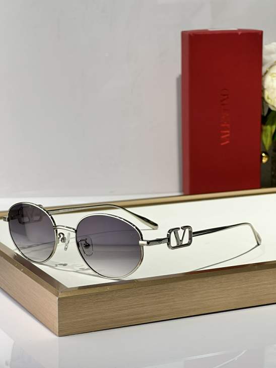 Picture of Valentino Sunglasses _SKUfw73065337fw